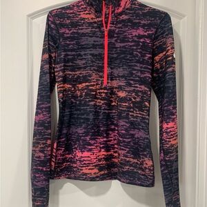 Nike DriFit long sleeve fitted top!
